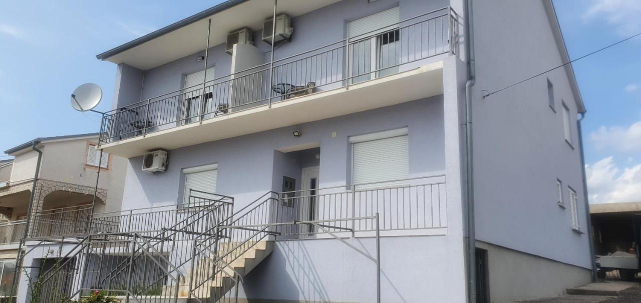 Apartmani Gabrijel Novi Vinodolski Exteriör bild