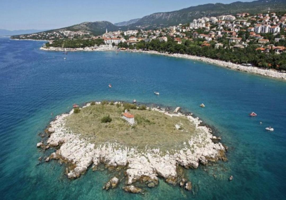 Apartmani Gabrijel Novi Vinodolski Exteriör bild