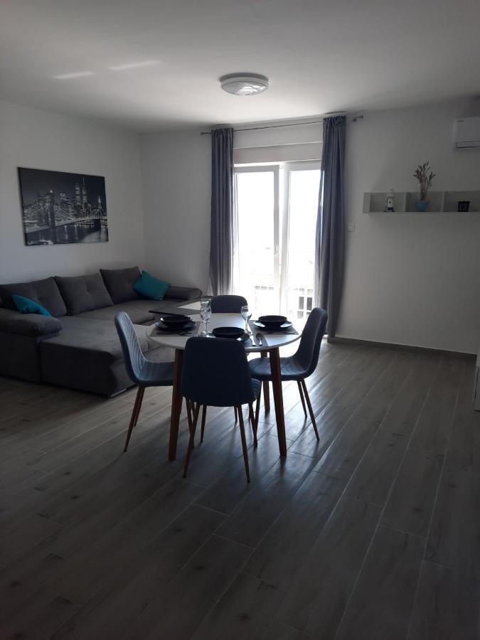 Apartmani Gabrijel Novi Vinodolski Exteriör bild