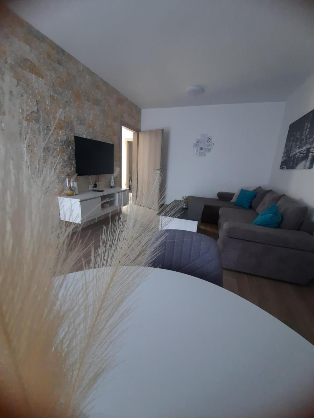 Apartmani Gabrijel Novi Vinodolski Exteriör bild