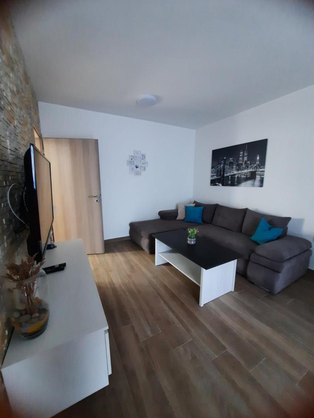 Apartmani Gabrijel Novi Vinodolski Exteriör bild